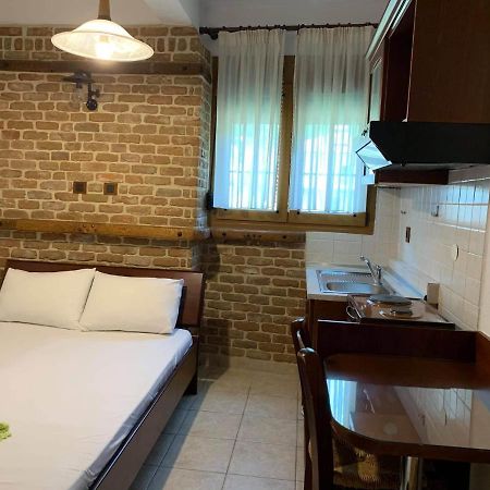 Apartament Alexandros Káto Loutrákion Zewnętrze zdjęcie