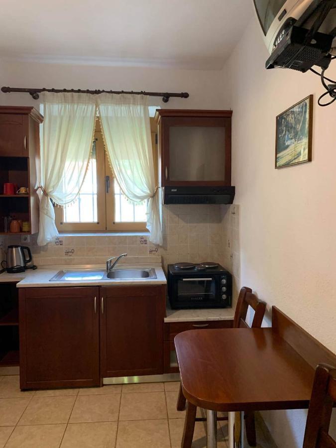 Apartament Alexandros Káto Loutrákion Zewnętrze zdjęcie