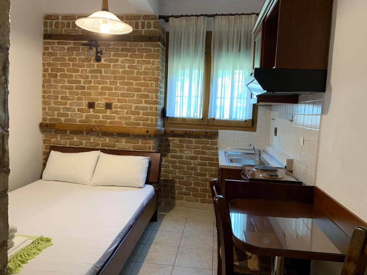 Apartament Alexandros Káto Loutrákion Zewnętrze zdjęcie