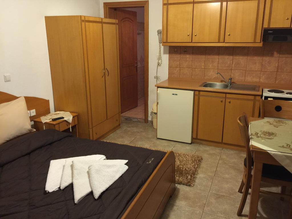 Apartament Alexandros Káto Loutrákion Pokój zdjęcie