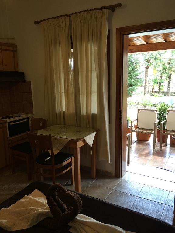 Apartament Alexandros Káto Loutrákion Zewnętrze zdjęcie