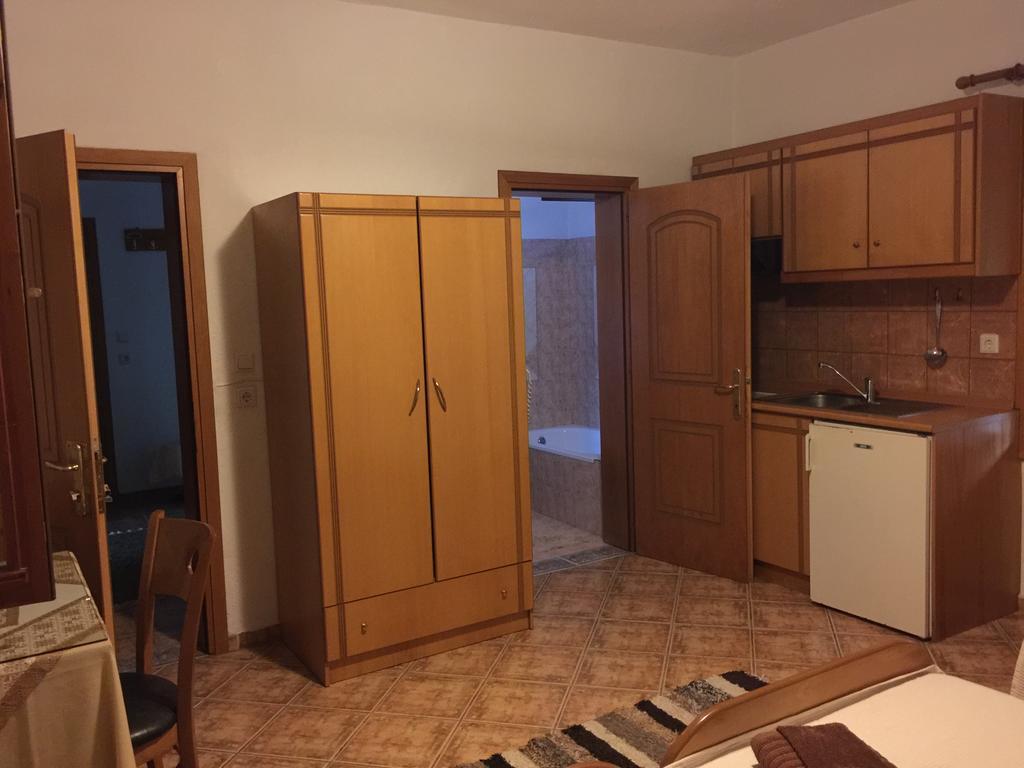 Apartament Alexandros Káto Loutrákion Zewnętrze zdjęcie